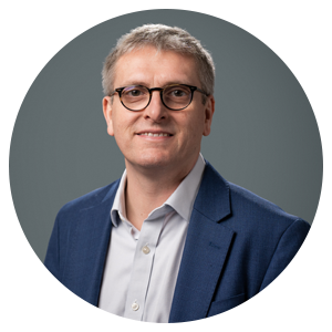 Daf Llewellyn Headshot Website 300x300